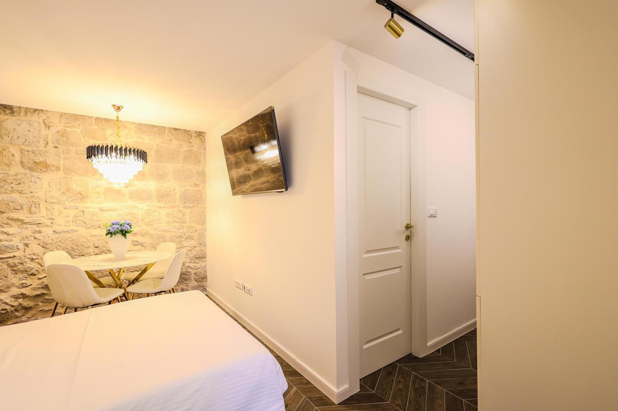 Prisca Luxury Rooms With Breakfast Сплит Екстериор снимка