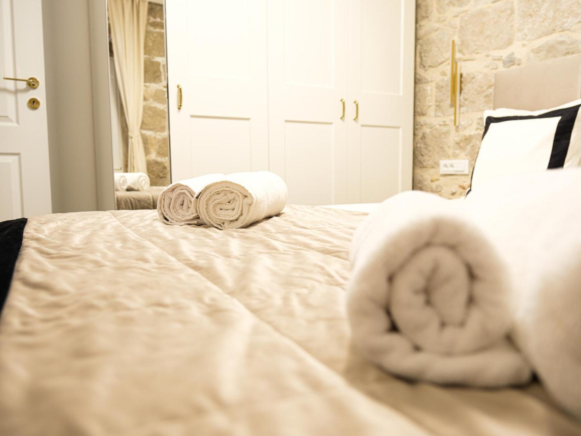 Prisca Luxury Rooms With Breakfast Сплит Екстериор снимка