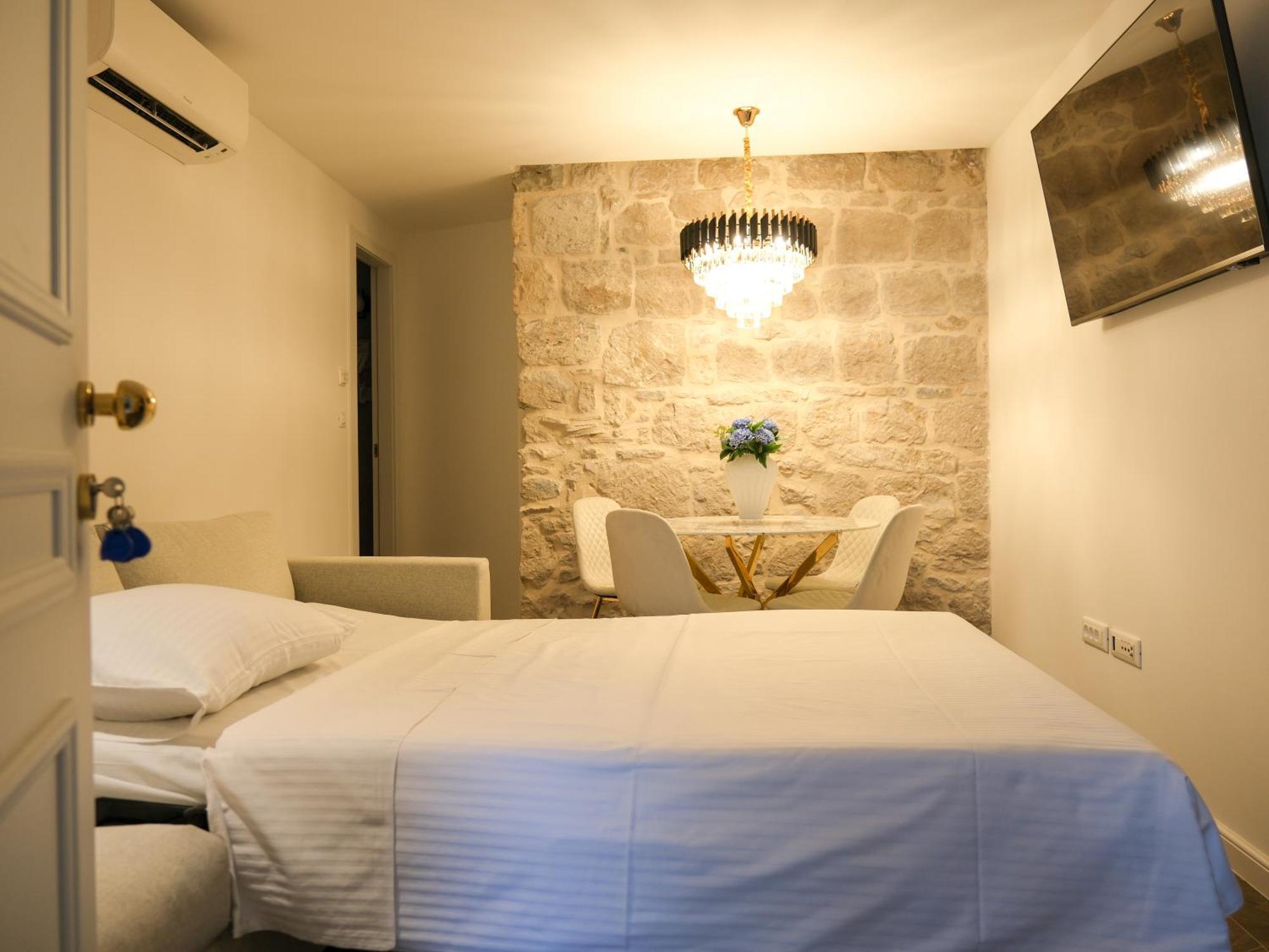 Prisca Luxury Rooms With Breakfast Сплит Екстериор снимка